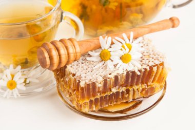 Beyaz petek ve papatya çayı