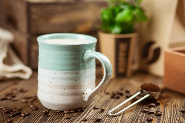 Großer Becher Kaffee — Stockfoto