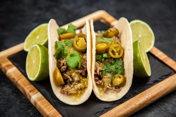 Tacos mexicanos con carne — Foto de Stock