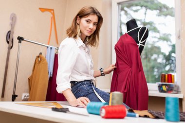 Moda Tasarımcısı stüdyo