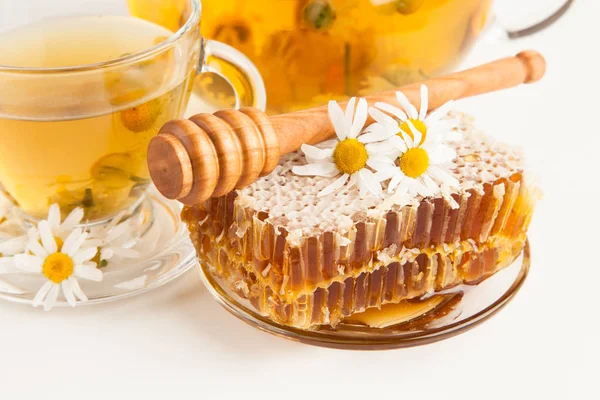 Beyaz petek ve papatya çayı