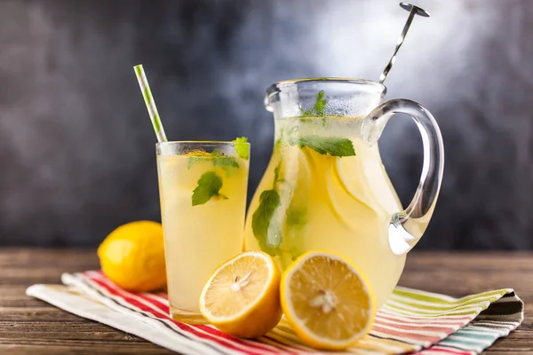 Glas Limonade — Stockfoto