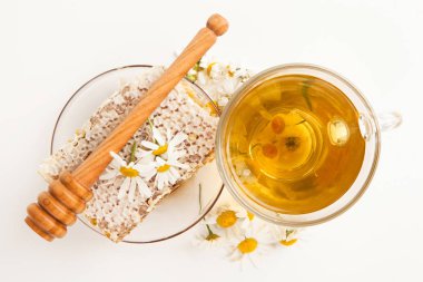 Beyaz petek ve papatya çayı