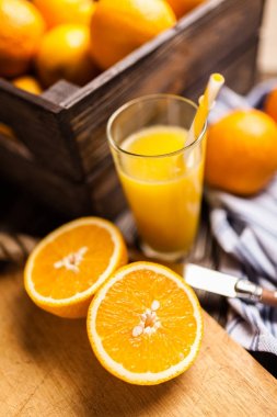 Taze portakal suyu