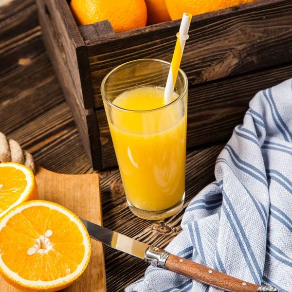 Färsk apelsinjuice — Stockfoto