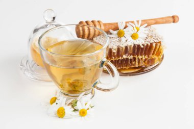 Beyaz petek ve papatya çayı