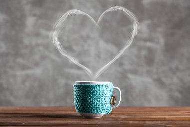 Kahve kalp şeklinde Buhar ile