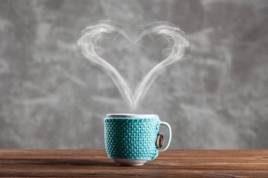 Kahve kalp şeklinde Buhar ile