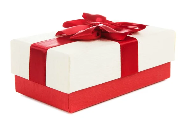 Коробка подарка на белом фоне — стоковое фото