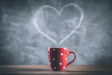 Kahve kalp şeklinde Buhar ile