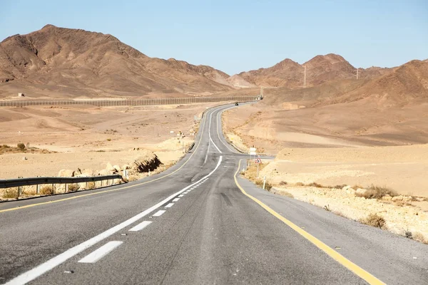 Strada in un deserto — Foto Stock