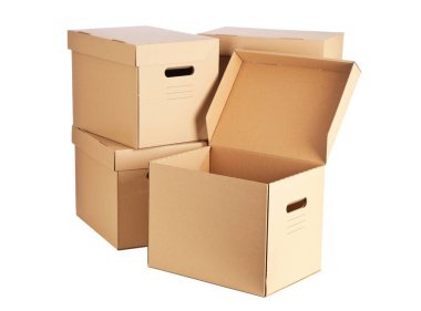 Beyaz arkaplanda karton kutular