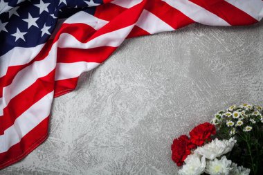 Gri arkaplanda ABD bayrağı