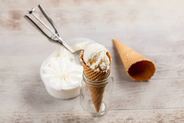 Cono de helado — Foto de Stock