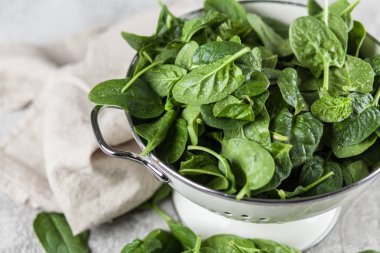 Bebek ıspanak yaprakları