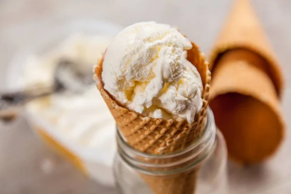 Cono de helado — Foto de Stock