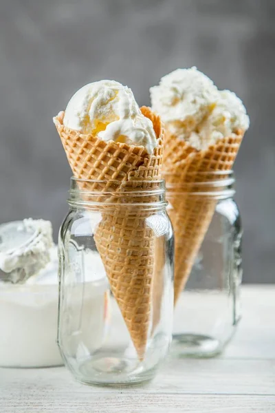 Cono de helado — Foto de Stock