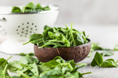 Bebek ıspanak yaprakları