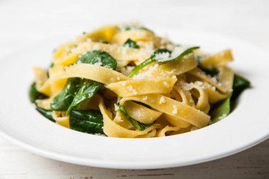 Ispanak tagliatelle makarna