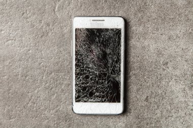 kırık ekran ile Smartphone