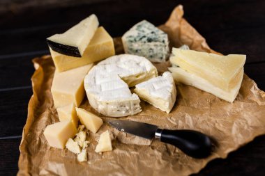 farklı çeşit peynir