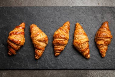 Taze tereyağı kruvasan