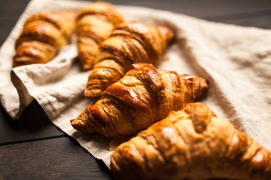 Taze tereyağı kruvasan