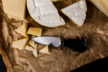 farklı çeşit peynir