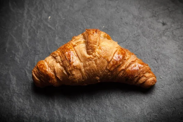 Friss vaj croissant — Stock Fotó