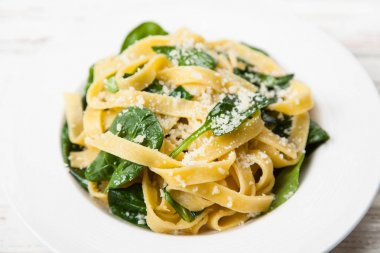 Ispanak tagliatelle makarna