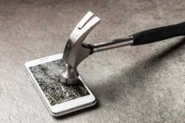 kırık ekran ile Smartphone