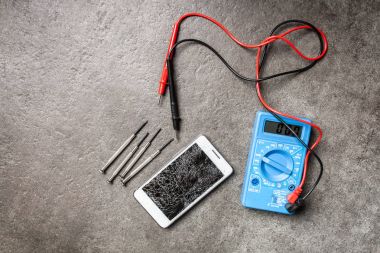 kırık ekran ile Smartphone