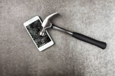 kırık ekran ile Smartphone