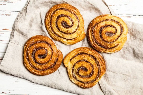 Traditionele kaneel broodjes — Stockfoto