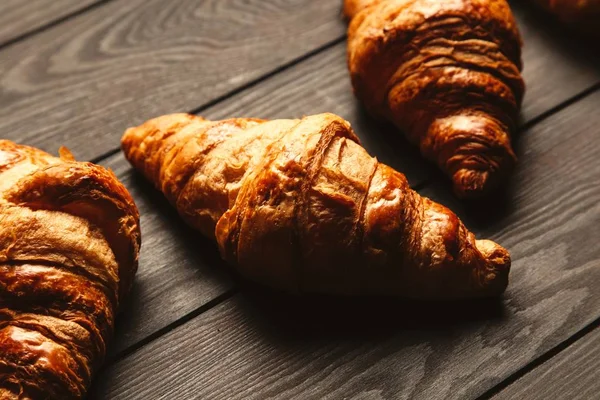 Máslo čerstvé croissanty — Stock fotografie