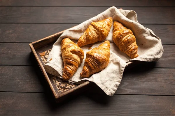 Máslo čerstvé croissanty — Stock fotografie