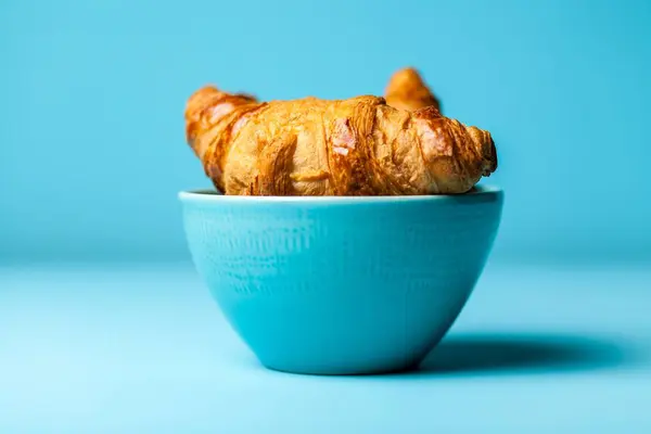Friss vaj croissant — Stock Fotó