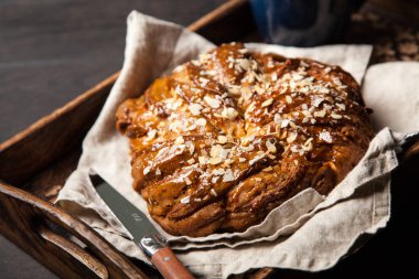 Tatlı akçaağaç şurubu ekmek