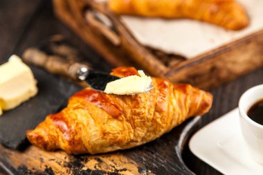 Taze tereyağı kruvasan