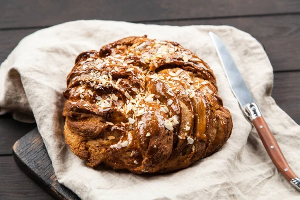 Tatlı akçaağaç şurubu ekmek