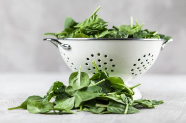 Bebek ıspanak yaprakları