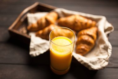 Taze tereyağı kruvasan