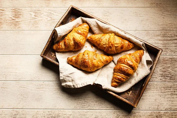 Máslo čerstvé croissanty — Stock fotografie