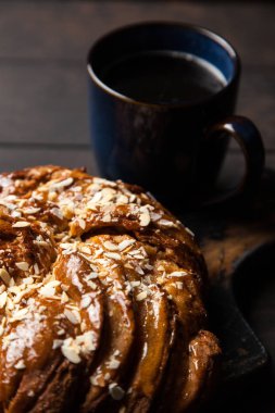 Tatlı akçaağaç şurubu ekmek