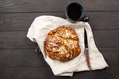 Tatlı akçaağaç şurubu ekmek