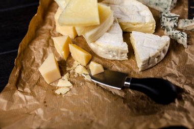 farklı çeşit peynir