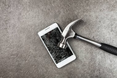 kırık ekran ile Smartphone