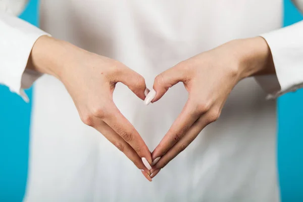 Hands showing heart sign — Stock Photo, Image