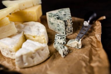 farklı çeşit peynir