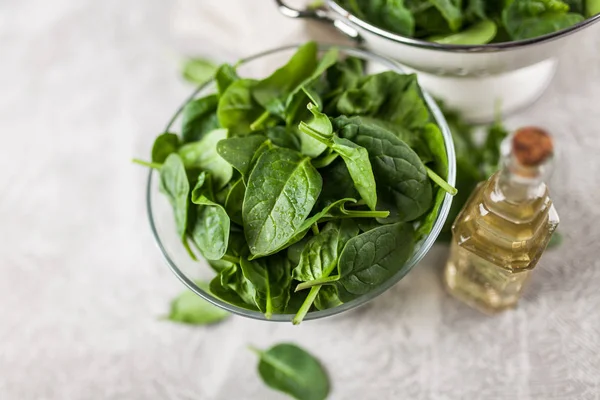 Bebek ıspanak yaprakları